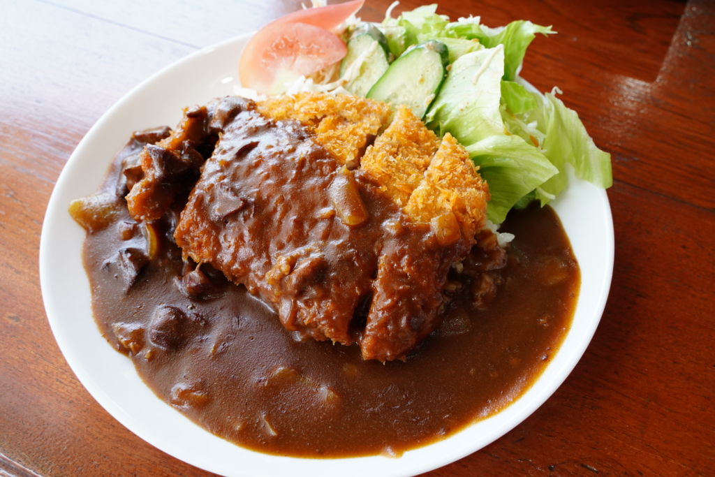 ビジネスホテル大社のカツカレー